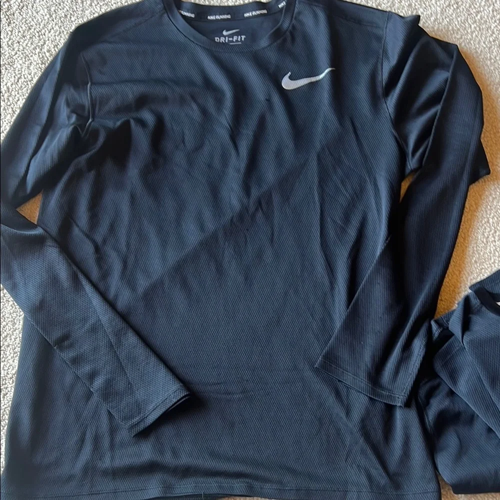 3 Nike Black Performance Tees - Picture 2 of 4